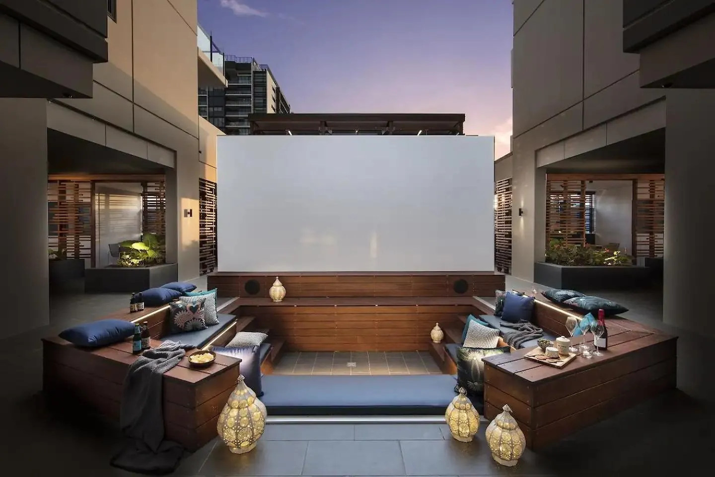 Apartament Mountain Views, King Bed, Pool, Gym & Car Park Brisbane