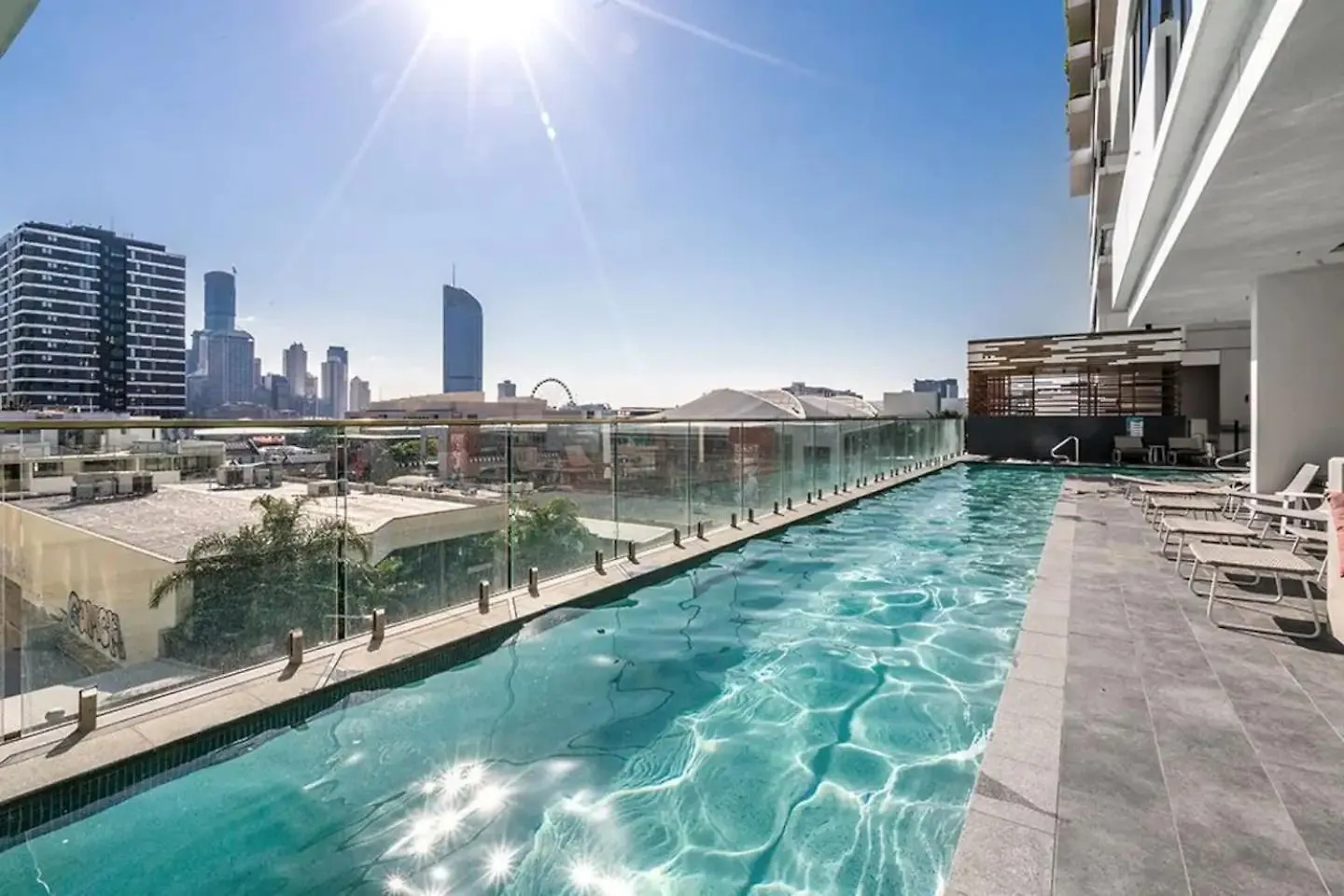 Apartament Mountain Views, King Bed, Pool, Gym & Car Park Brisbane