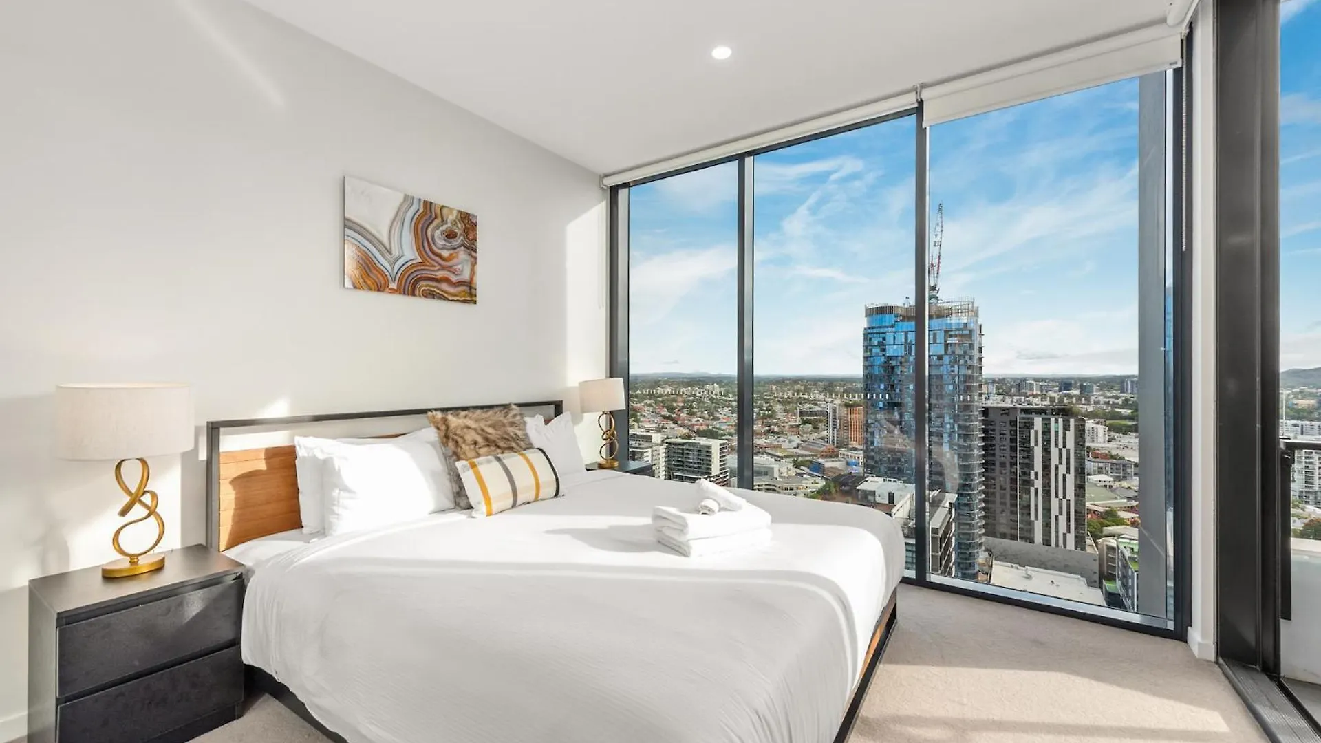 Apartament Mountain Views, King Bed, Pool, Gym & Car Park Brisbane